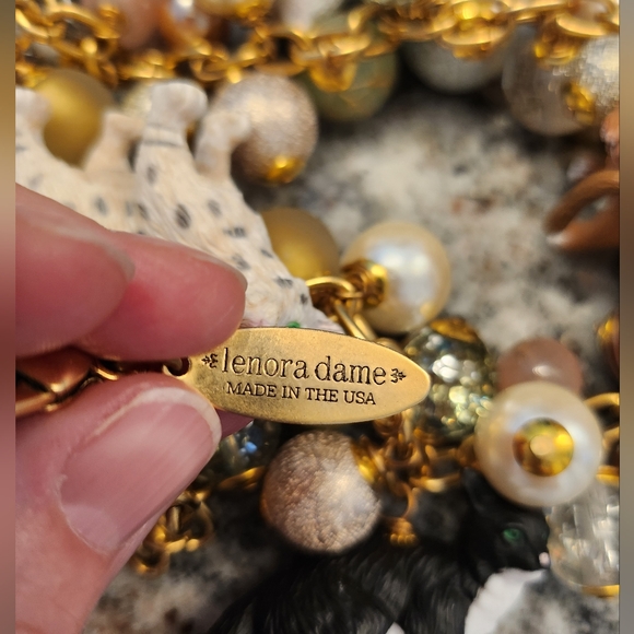 Lenora Dame cat necklace - Picture 2 of 3